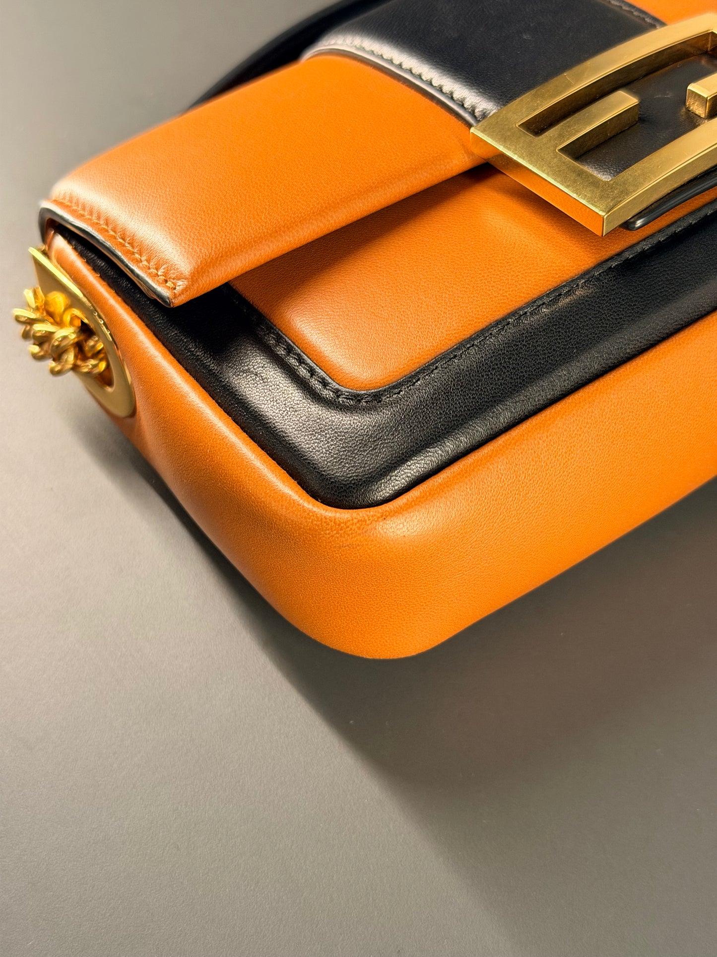 FENDI BI COLOR CHAIN MINI BAGUETTE SHOULDER BAG