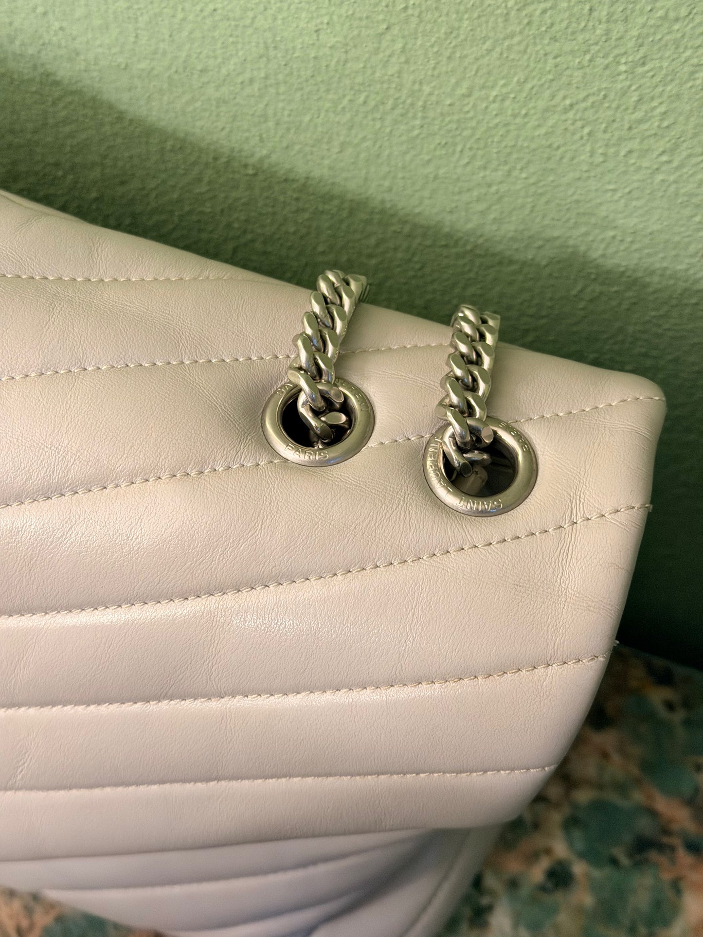 SAINT LAURENT GRAY MEDIUM LOU LOU SHOULDER BAG