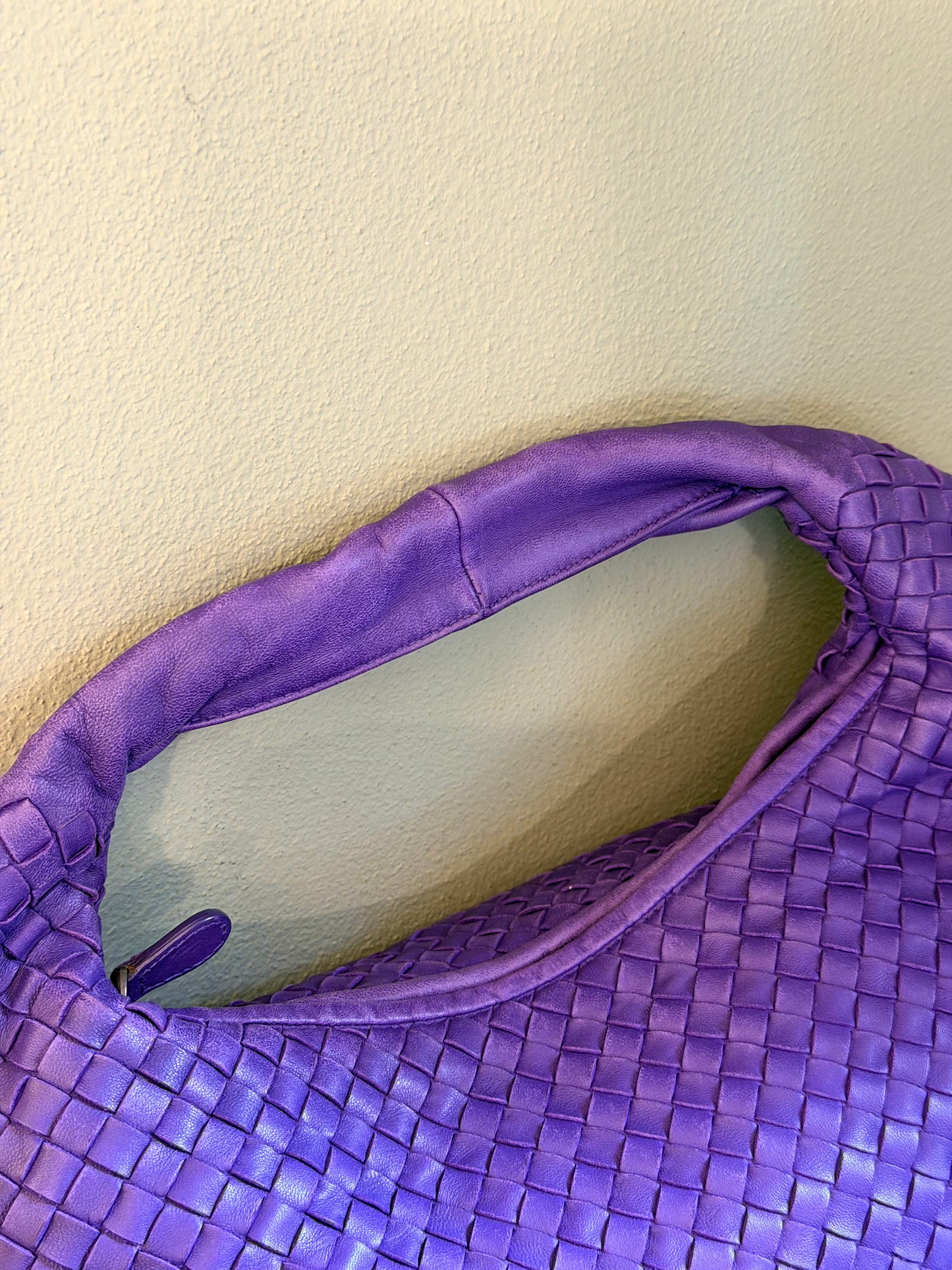 BOTTEGA VENETA PURPLE BELLY SHOULDER BAG