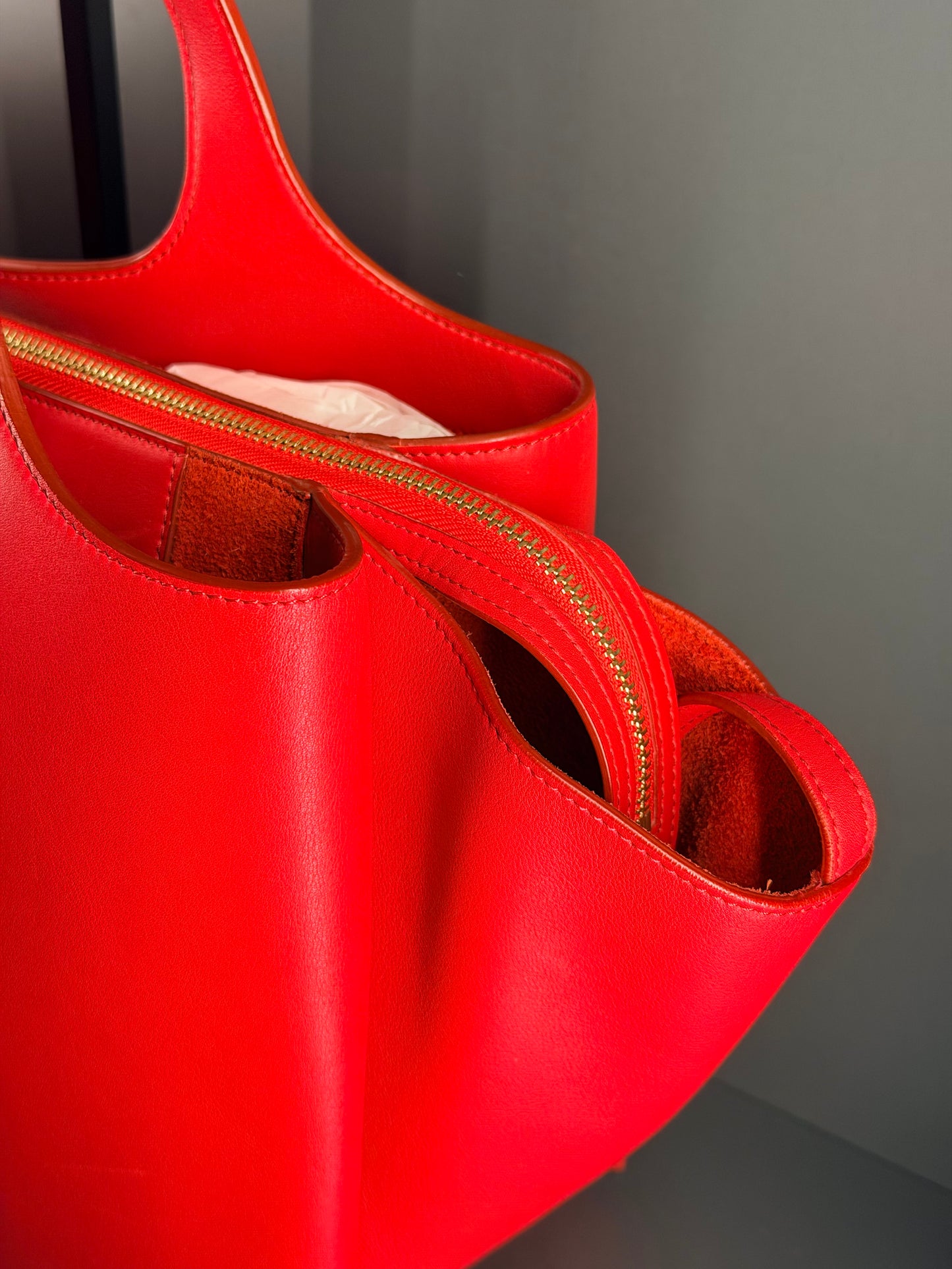 CÈLINE MEDIUM RED TRIFOLD SHOULDER BAG