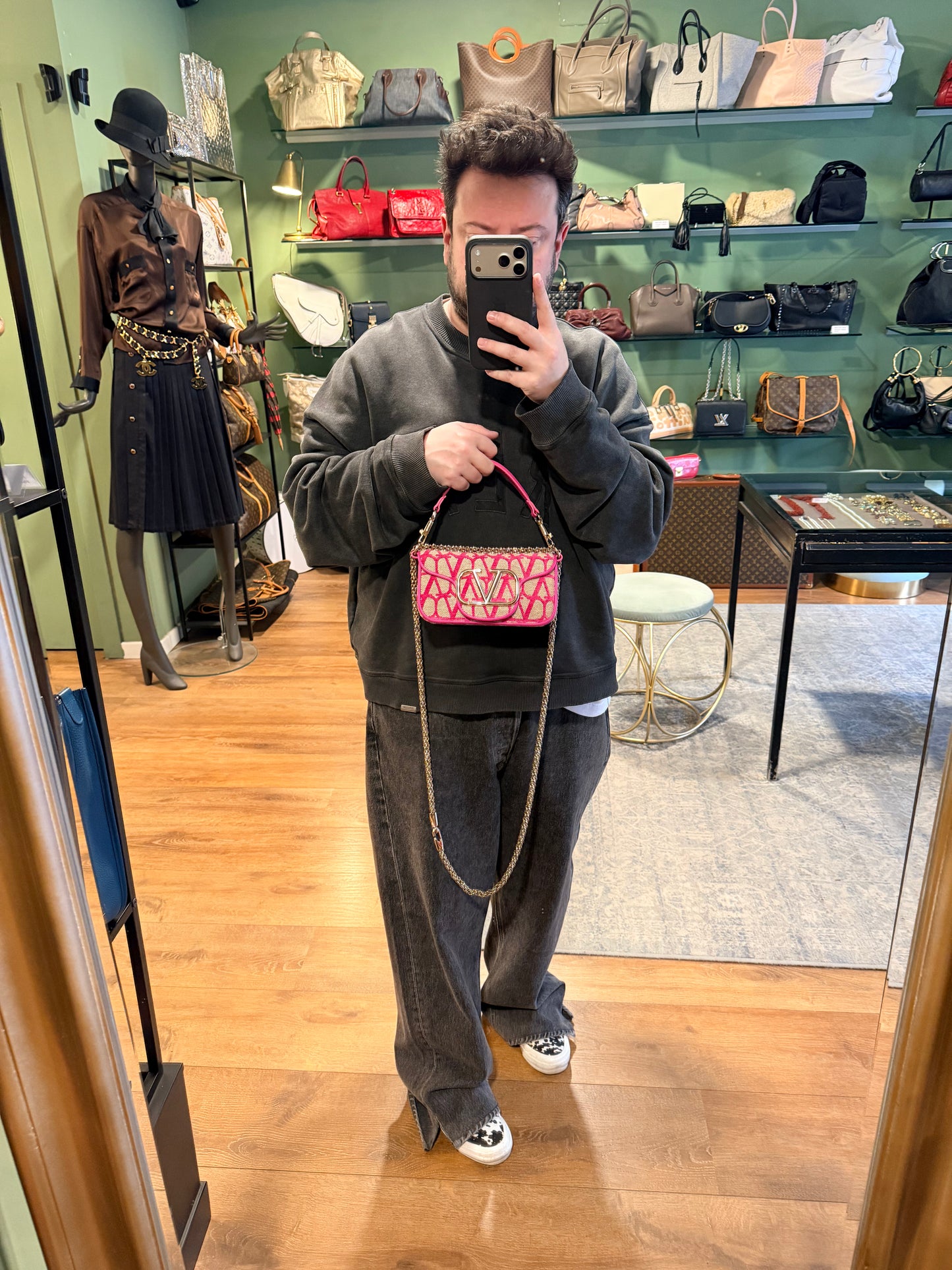 VALENTINO PINK V LOGO SMALL LOCÒ HANDBAG