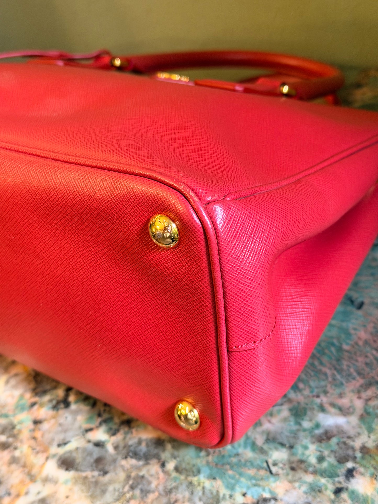 PRADA RED SAFFIANO SMALL GALLERIA HANDBAG