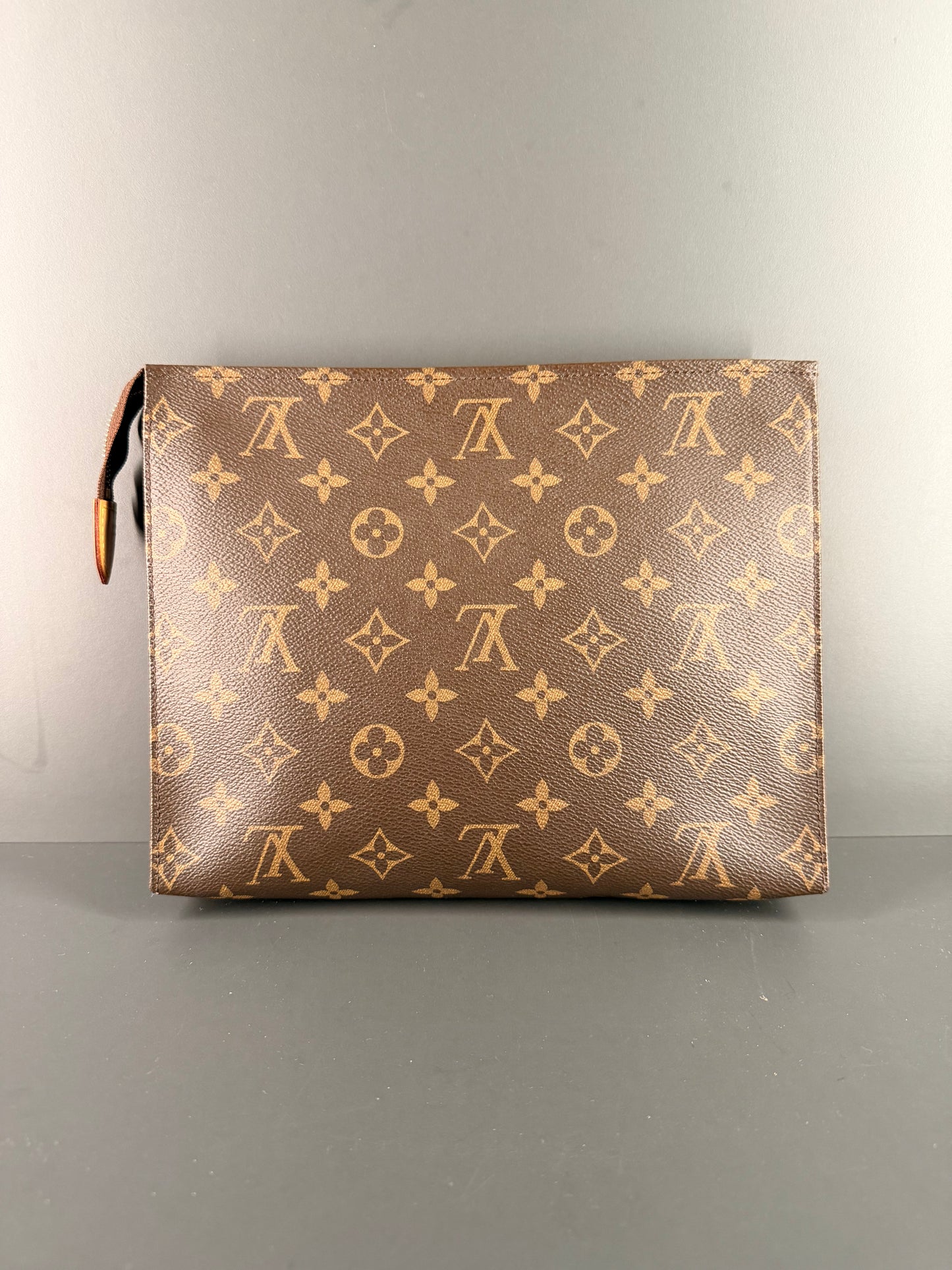 LOUIS VUITTON MONOGRAM TOILETRY 26