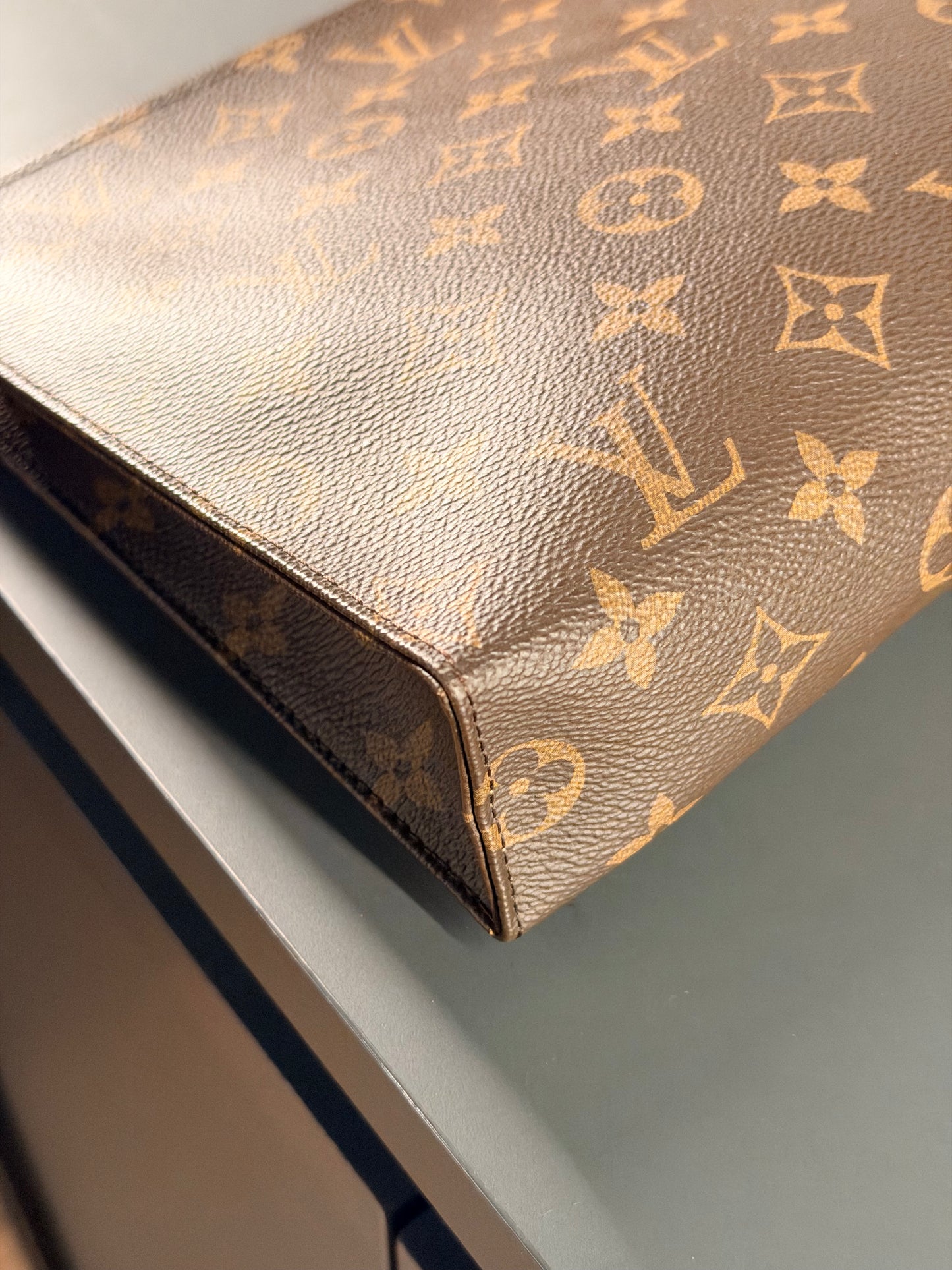 LOUIS VUITTON MONOGRAM TOILETRY 26