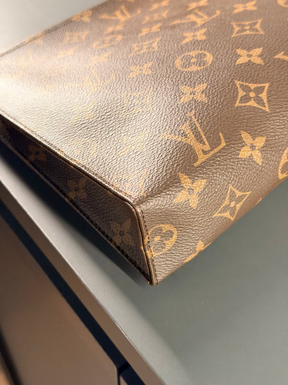 LOUIS VUITTON MONOGRAM TOILETRY 26