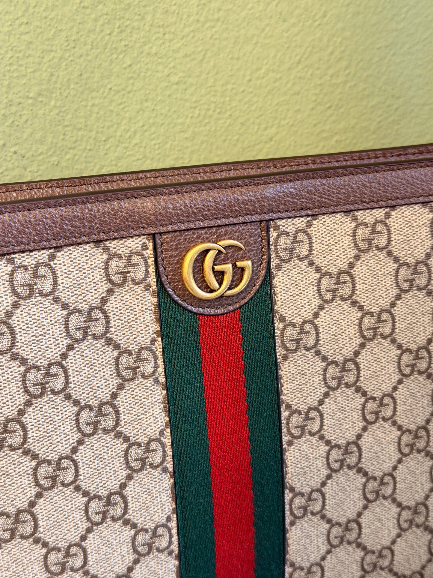 GUCCI GG SUPREME OPHIDIA POCHETTE