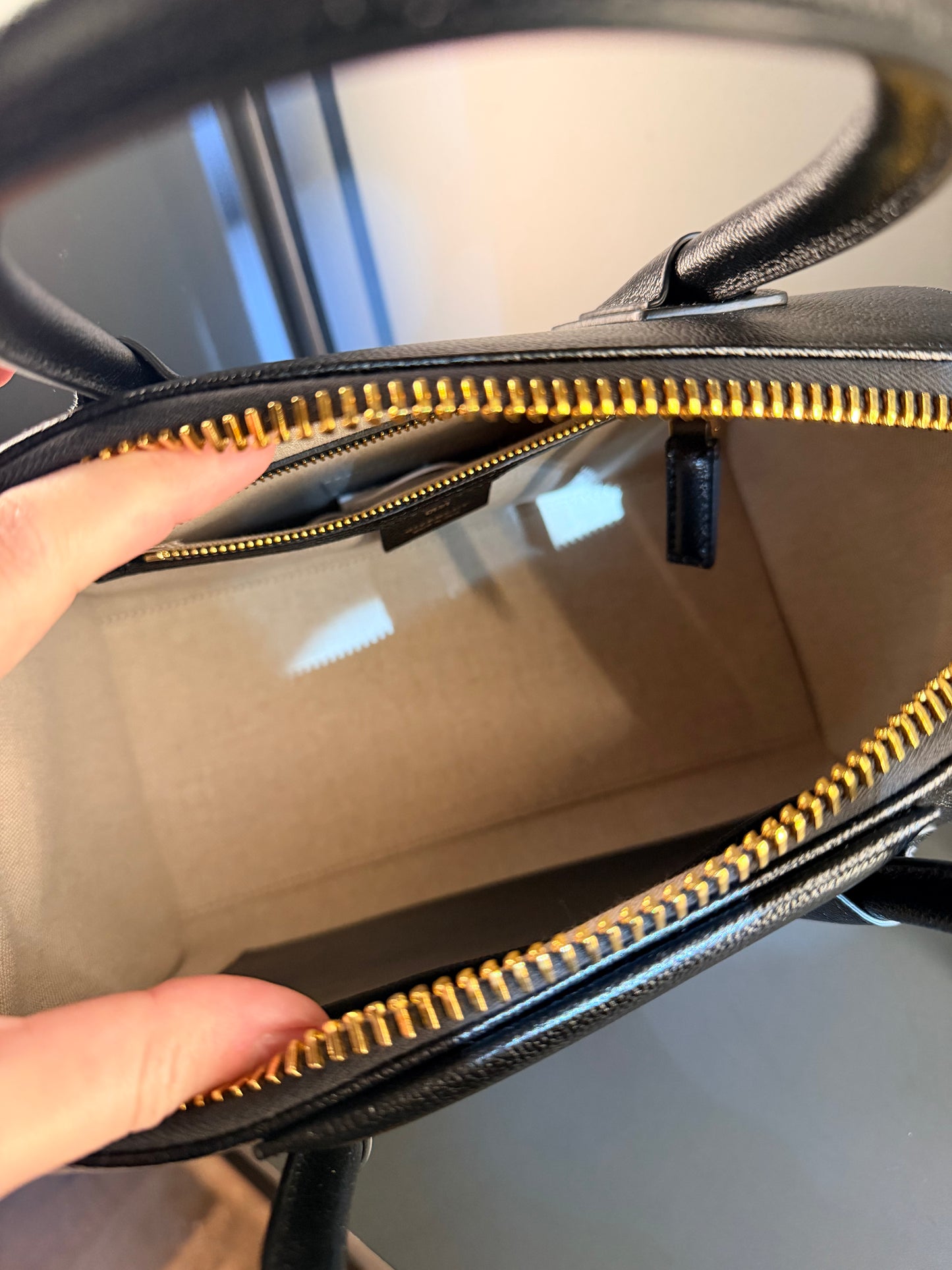GIVENCHY BLACK SMALL ANTIGONA HANDBAG