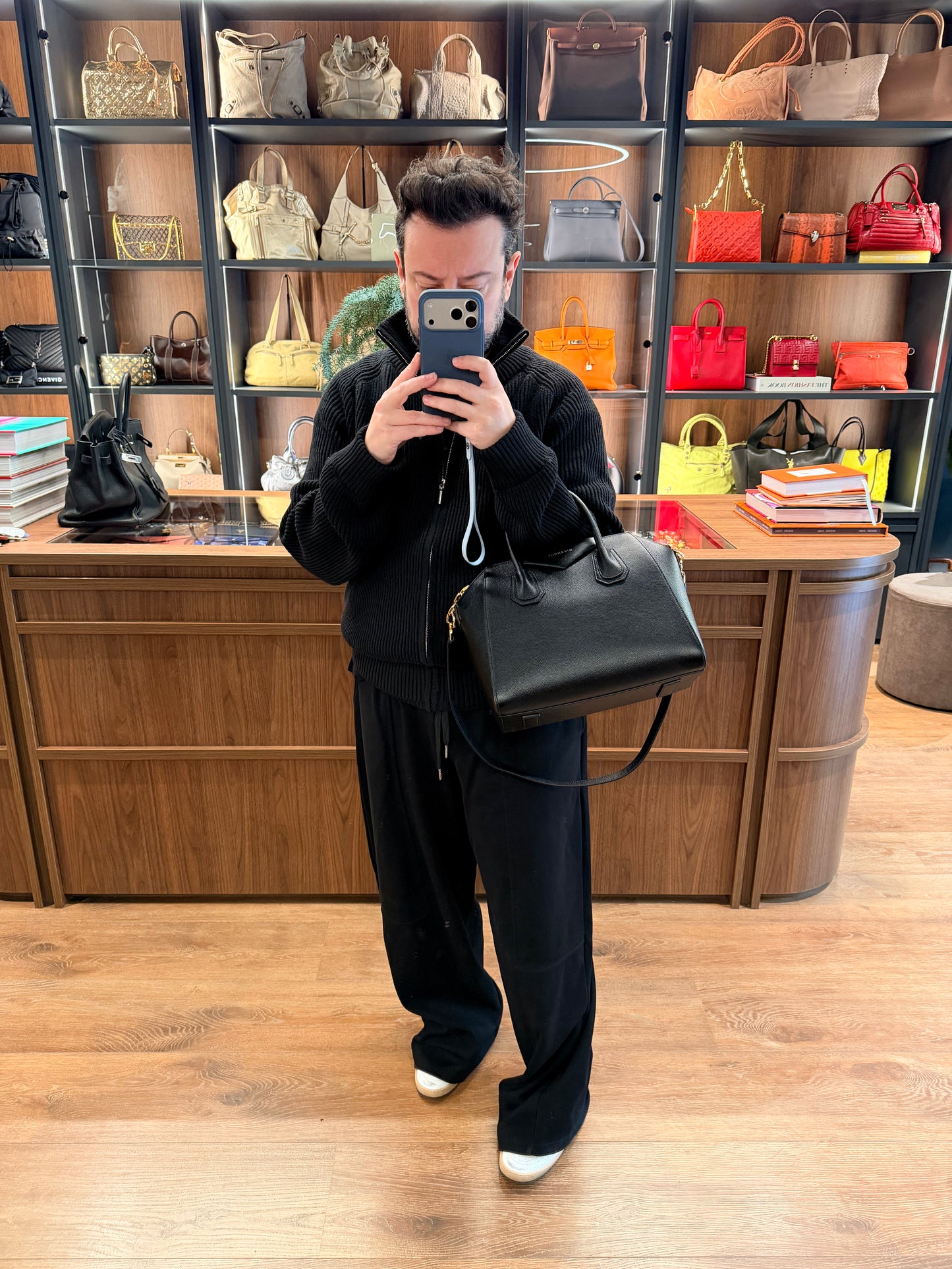 GIVENCHY BLACK SMALL ANTIGONA HANDBAG