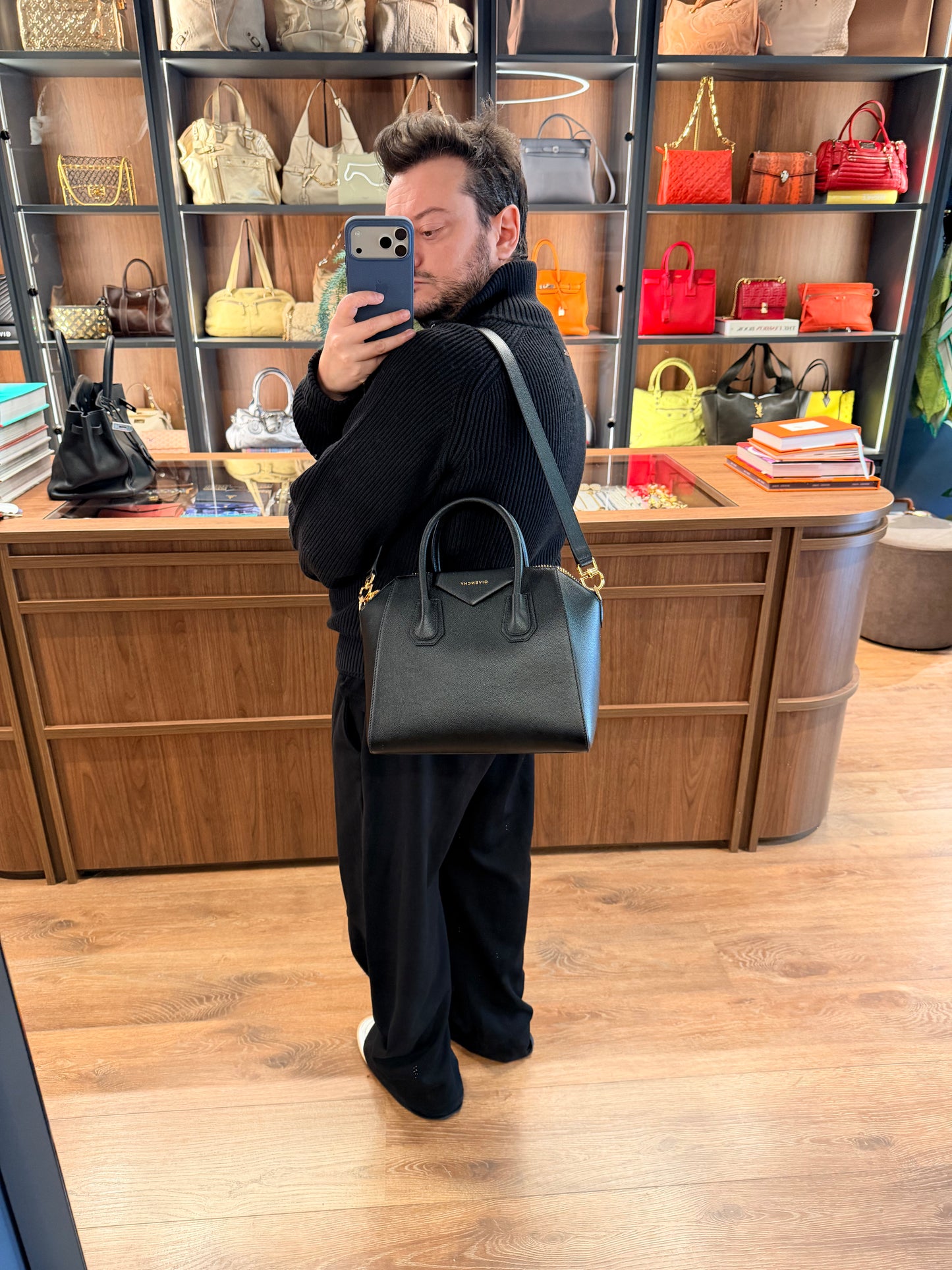 GIVENCHY BLACK SMALL ANTIGONA HANDBAG