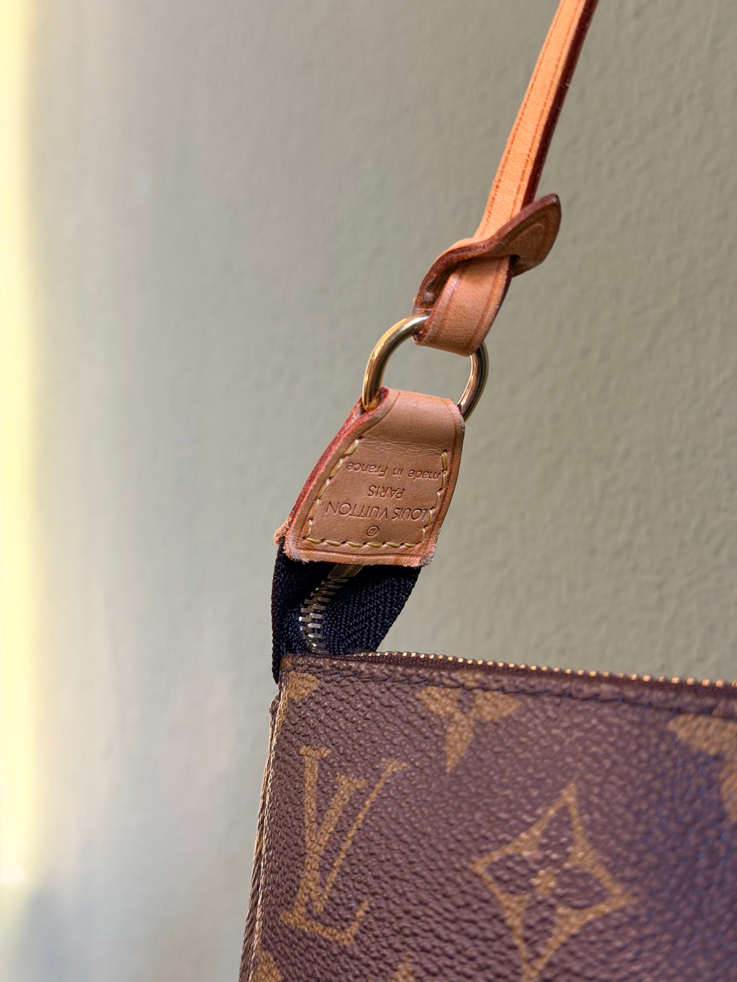 LOUIS VUITTON MONOGRAM POCHETTE ACCESSOIRES