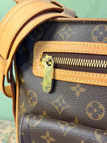 LOUIS VUITTON MONOGRAM HUDSON GM SHOULDER BAG