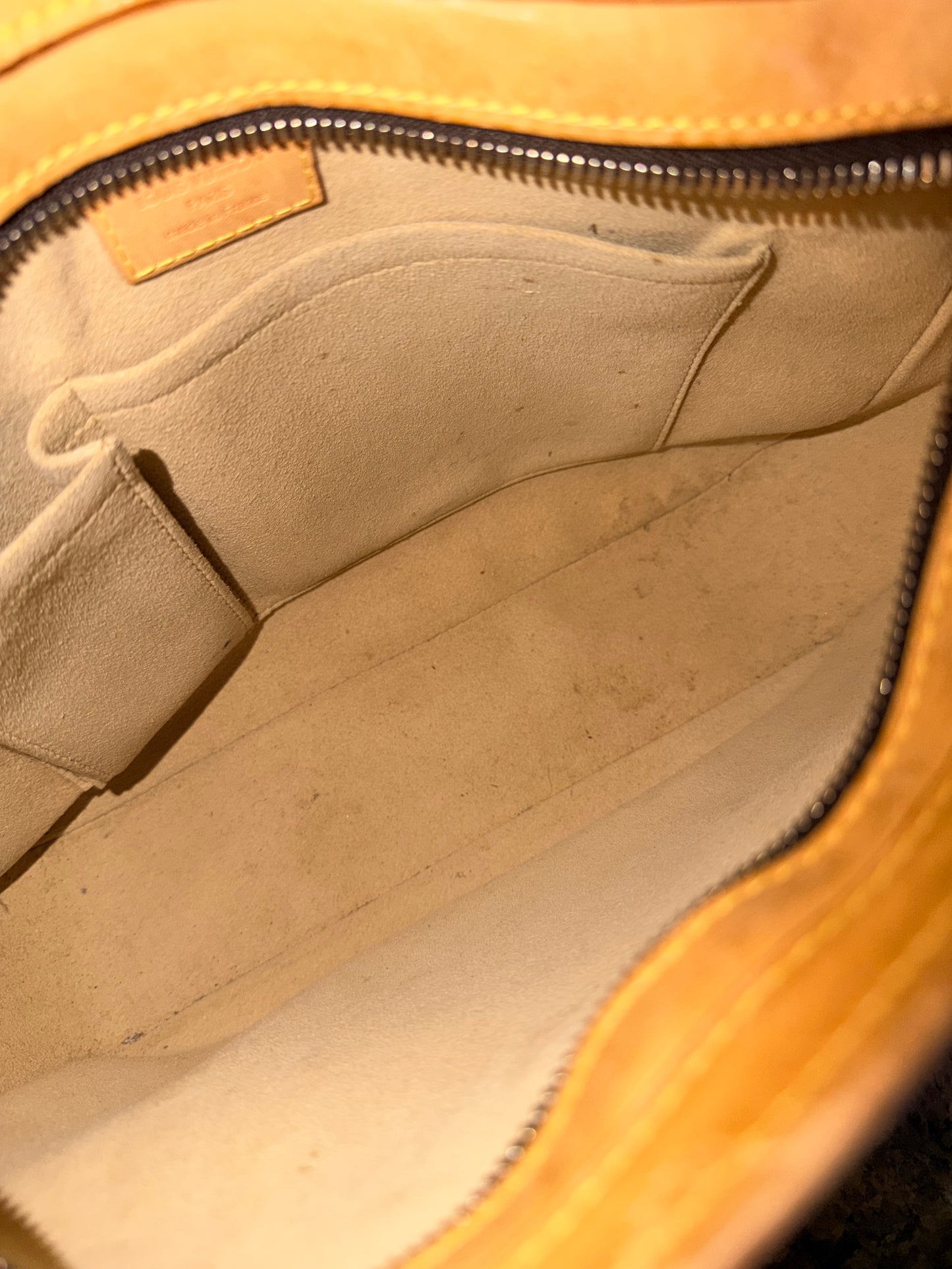 LOUIS VUITTON MONOGRAM HUDSON GM SHOULDER BAG