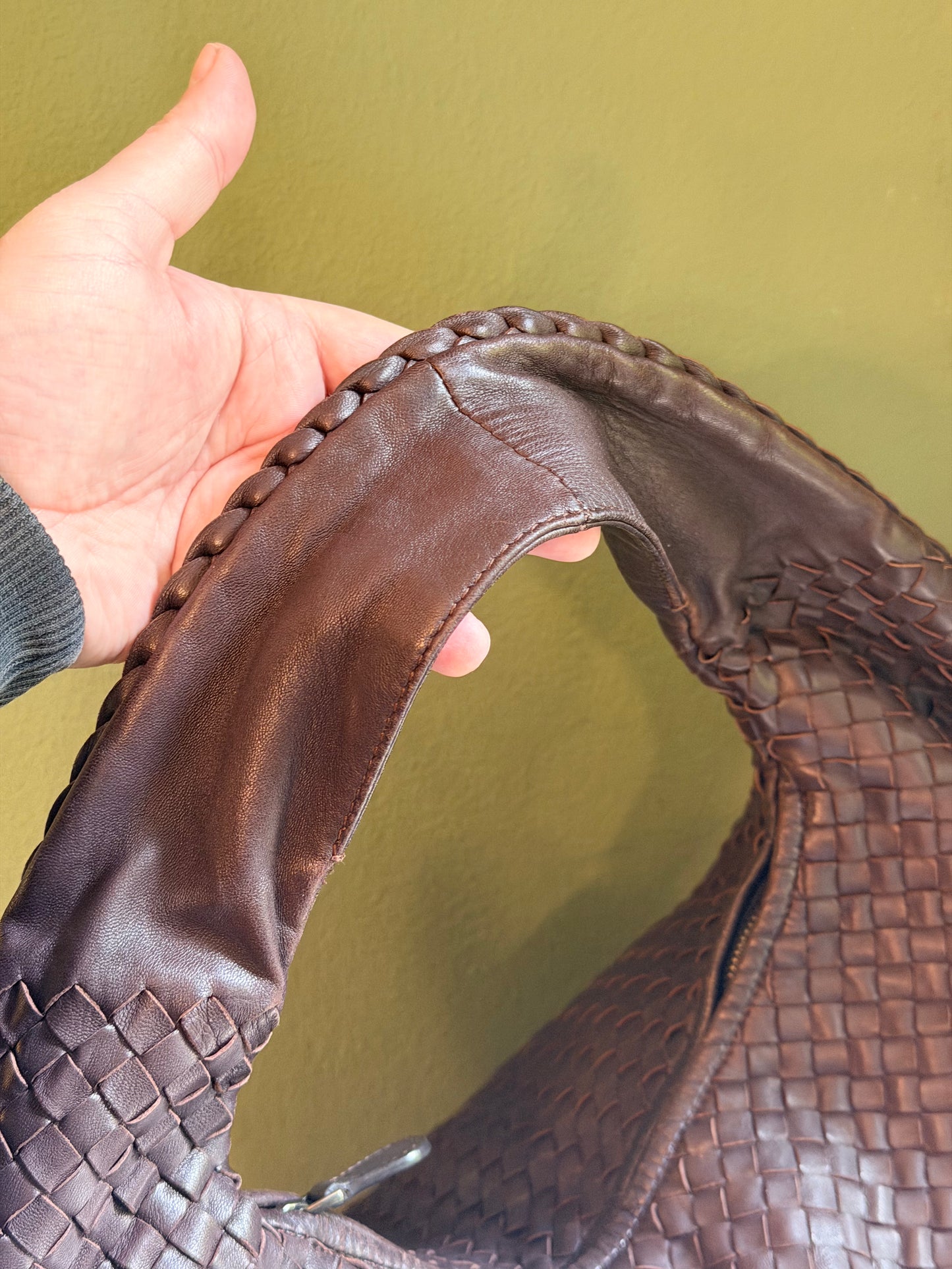 BOTTEGA VENETA BROWN LARGE BELLY SHOULDER BAG