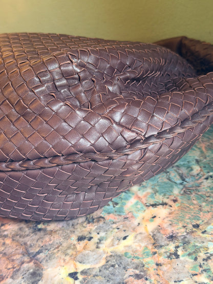 BOTTEGA VENETA BROWN LARGE BELLY SHOULDER BAG