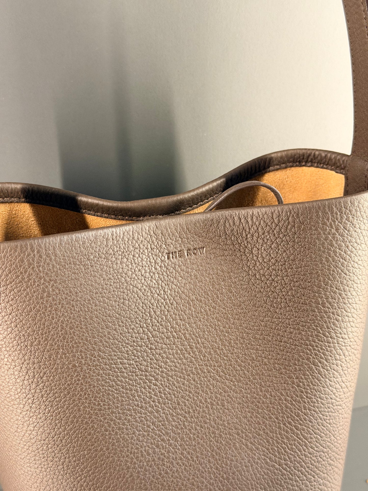THE ROW BROWN SMALL PARK TOTE HANDBAG