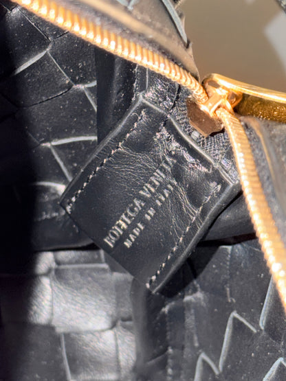 BOTTEGA VENETA BLACK MINI LOOP CROSSBODY BAG