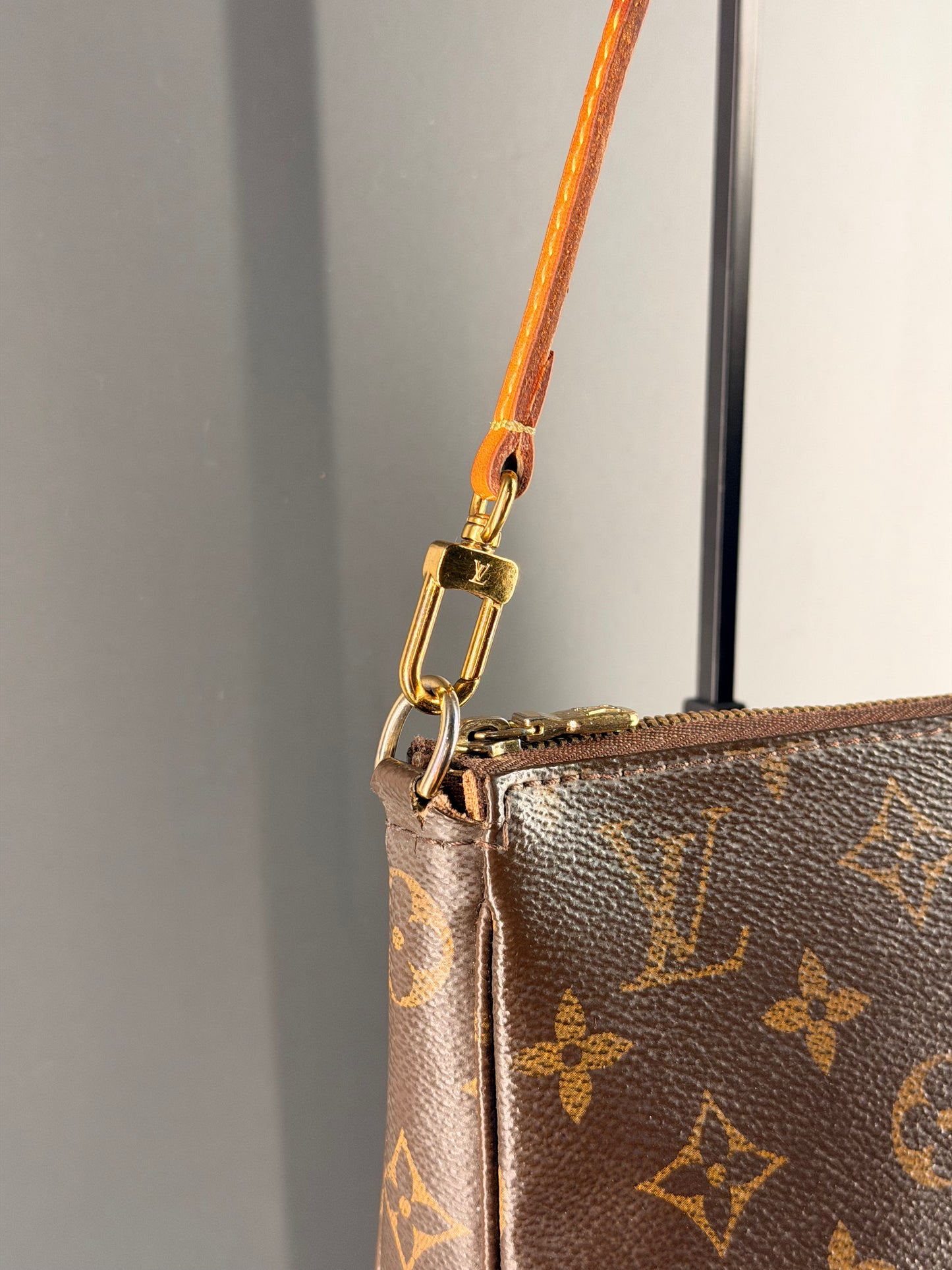LOUIS VUITTON MONOGRAM POCHETTE ACCESSOIRES NM SHOULDER BAG