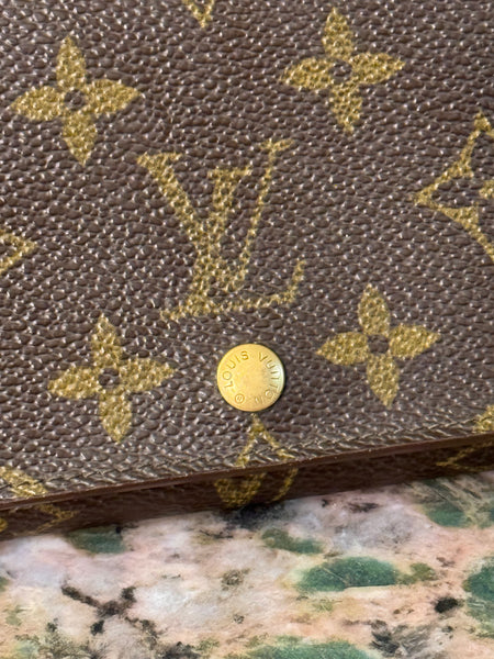 LOUIS VUITTON MONOGRAM MEDIUM WALLET