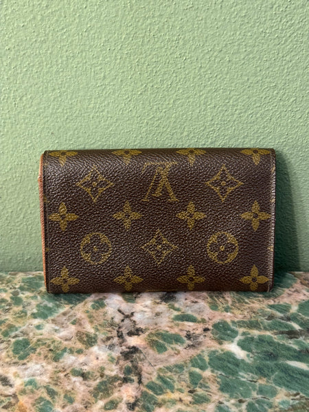 LOUIS VUITTON MONOGRAM MEDIUM WALLET