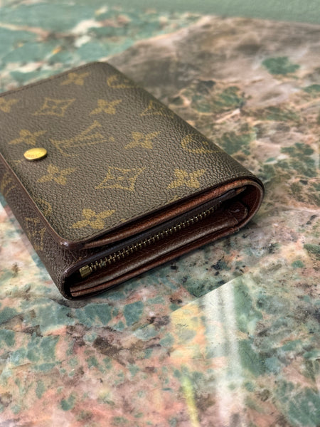 LOUIS VUITTON MONOGRAM MEDIUM WALLET