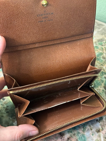 LOUIS VUITTON MONOGRAM MEDIUM WALLET