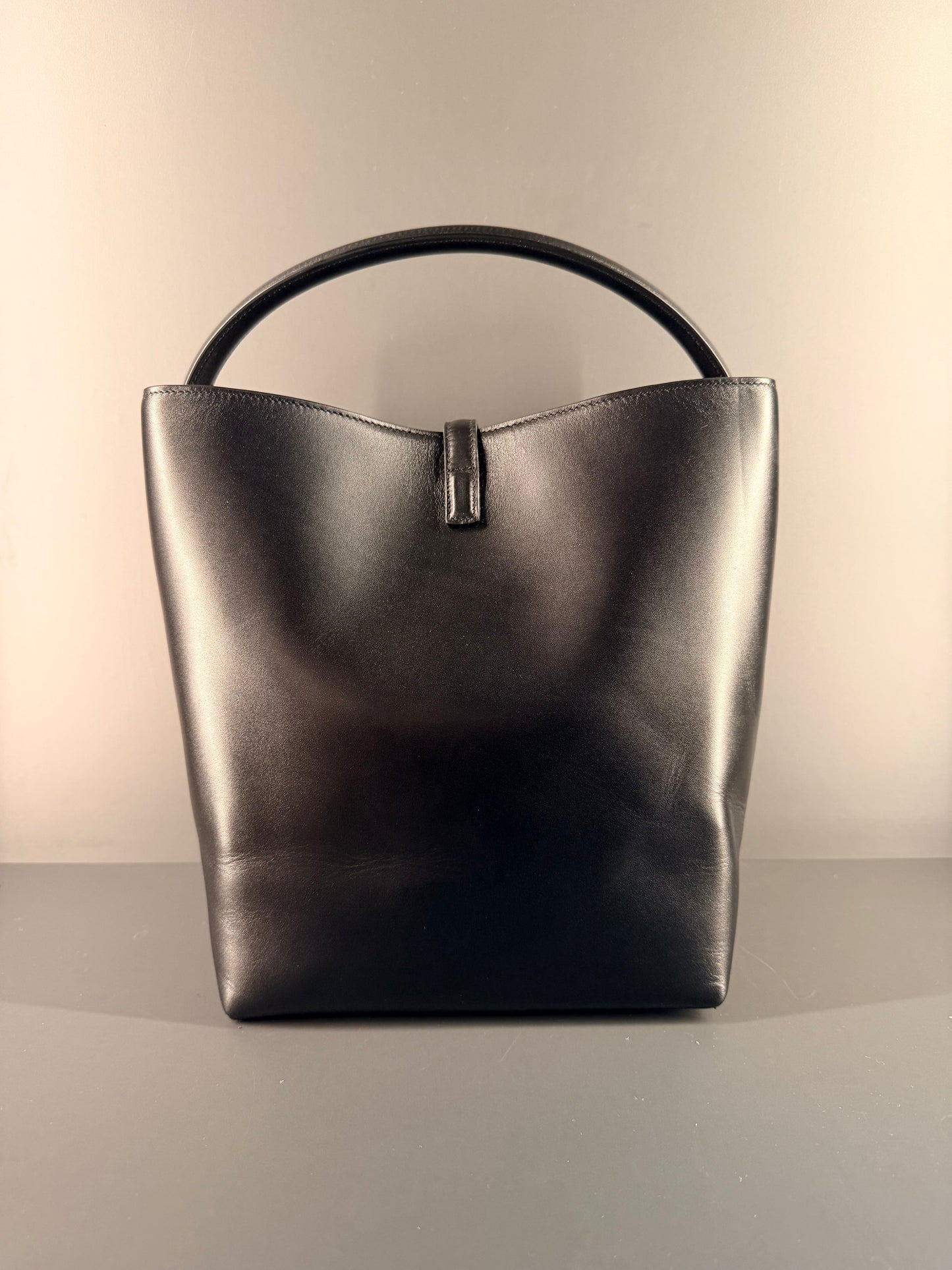 SAINT LAURENT BLACK LA 37 BUCKET BAG