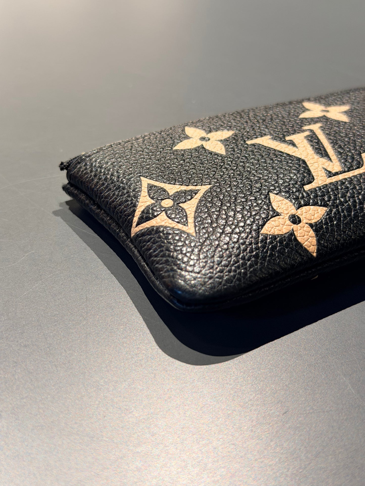 LOUIS VUITTON BLACK EMPREINTE KEY CLES