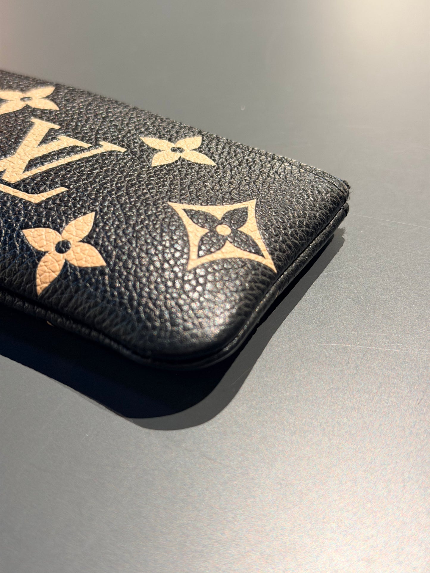 LOUIS VUITTON BLACK EMPREINTE KEY CLES