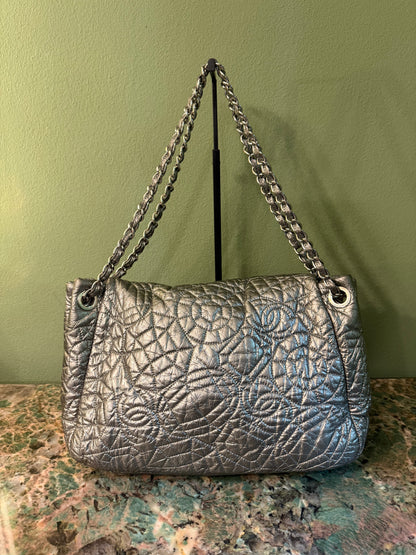 CHANEL SILVER EMOBOSSED LOGO SHOULDER BAG