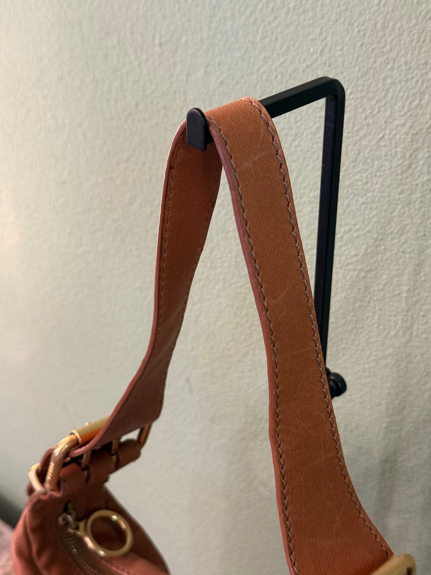 FENDI TAN LEATHER OYSTER SHOULDER BAG