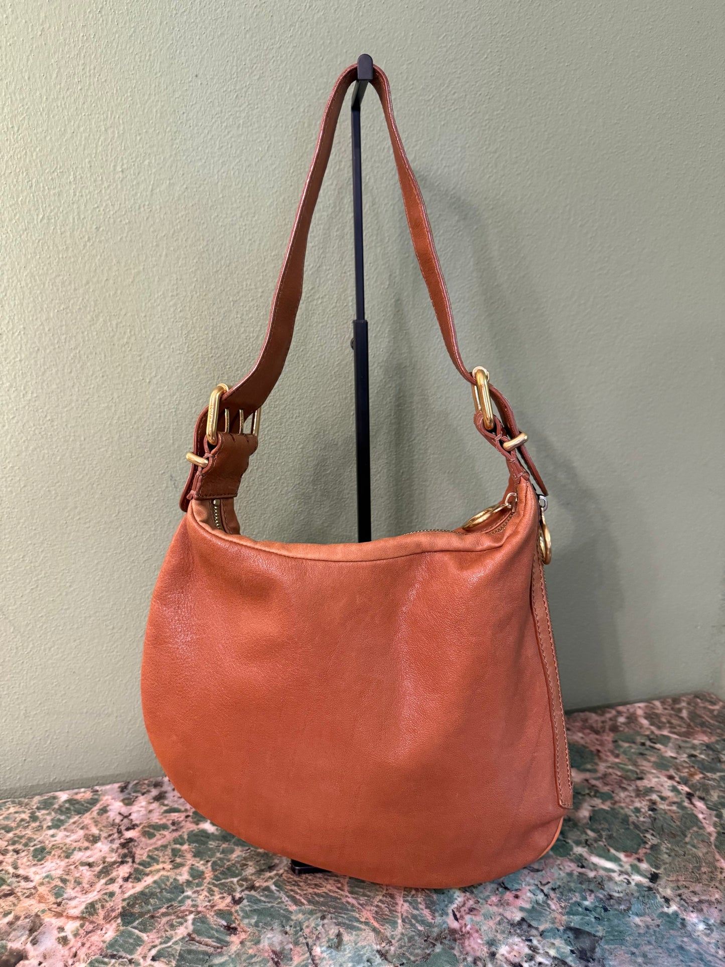 FENDI TAN LEATHER OYSTER SHOULDER BAG