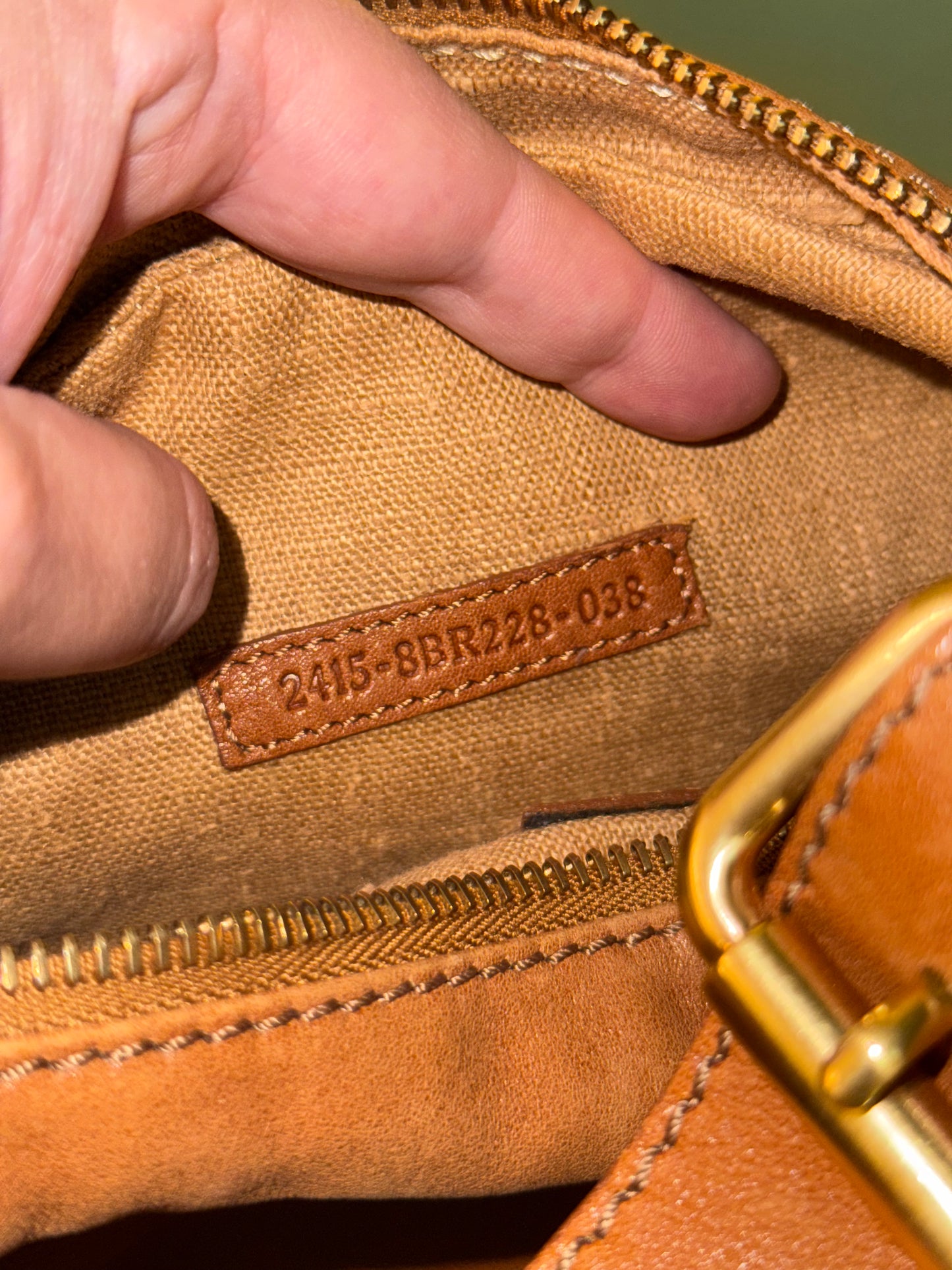 FENDI TAN LEATHER OYSTER SHOULDER BAG