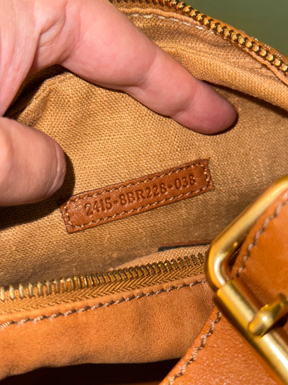 FENDI TAN LEATHER OYSTER SHOULDER BAG