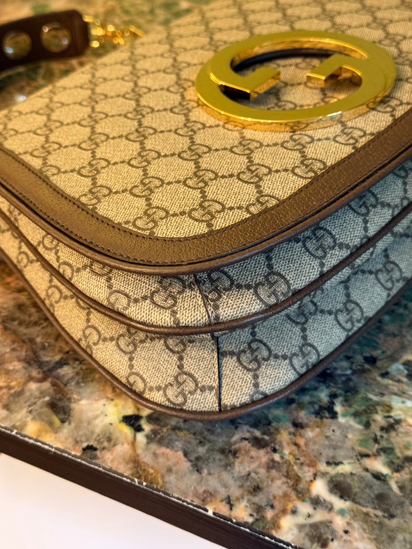 GUCCI GG SUPREME LARGE BLONDIE TOP HANDLE BAG