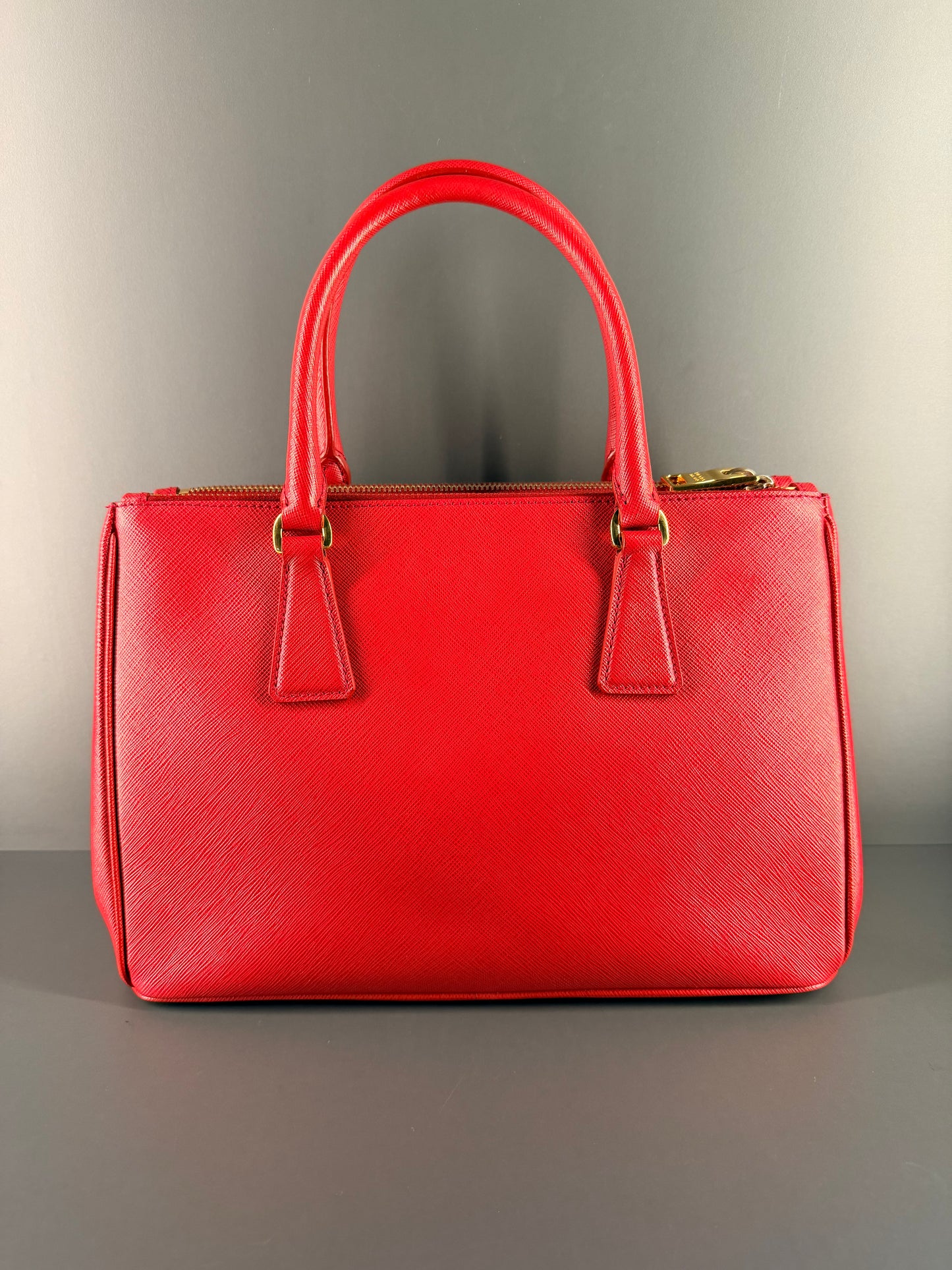 PRADA MEDIUN RED SAFFIANO GALLERIA HANDBAG