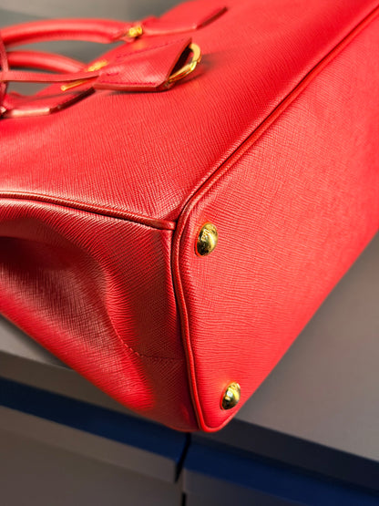 PRADA MEDIUN RED SAFFIANO GALLERIA HANDBAG