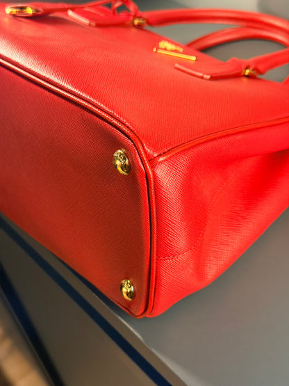 PRADA MEDIUN RED SAFFIANO GALLERIA HANDBAG