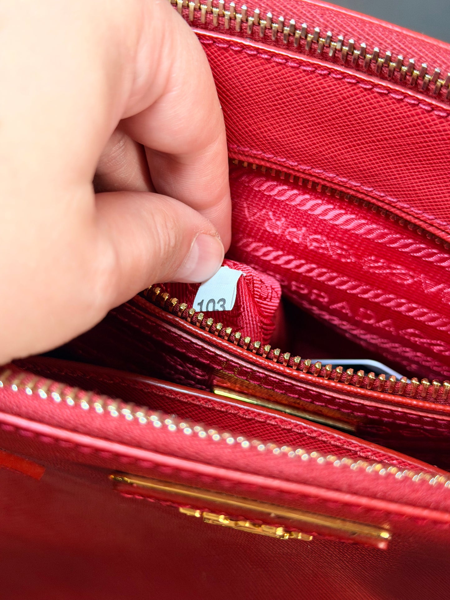 PRADA MEDIUN RED SAFFIANO GALLERIA HANDBAG