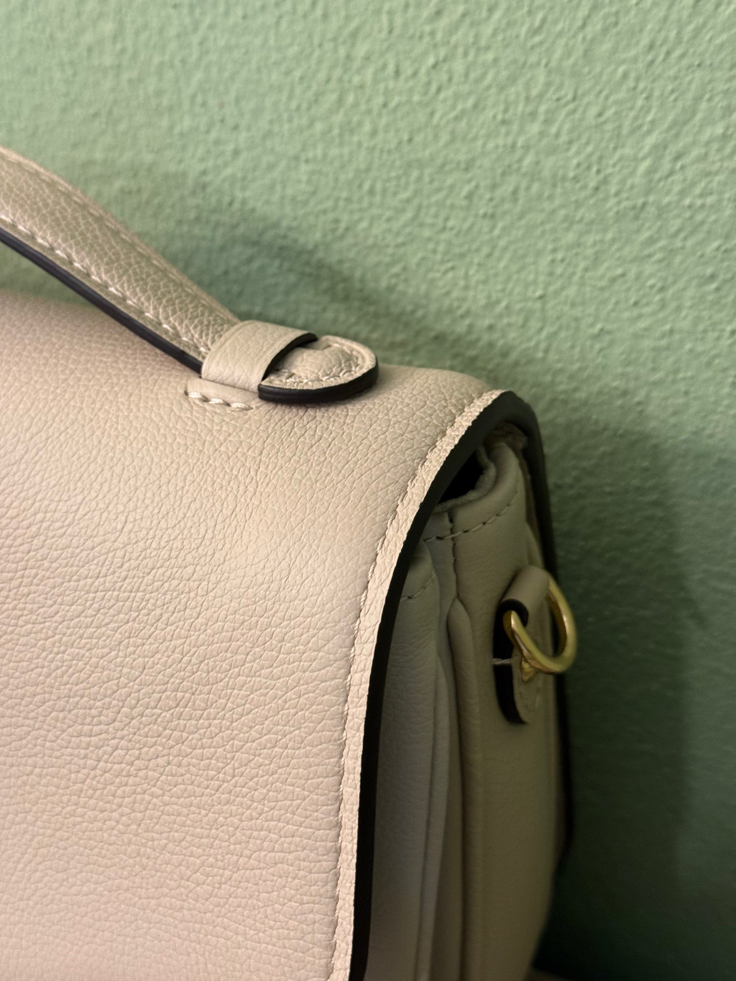LOUIS VUITTON BEIGE OXFORD LOCKME SHOULDER BAG