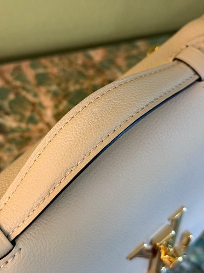 LOUIS VUITTON BEIGE OXFORD LOCKME SHOULDER BAG