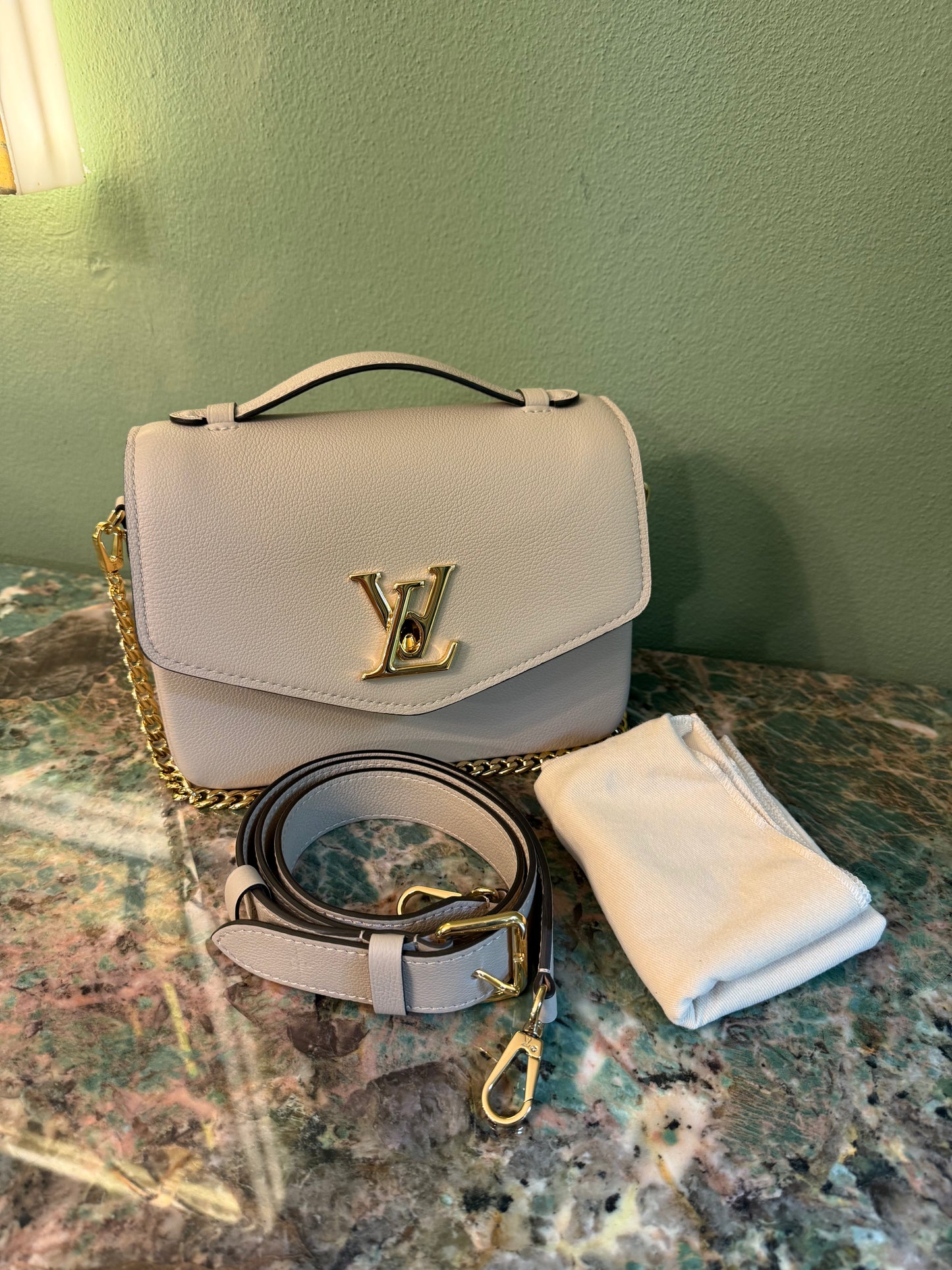 LOUIS VUITTON BEIGE OXFORD LOCKME SHOULDER BAG