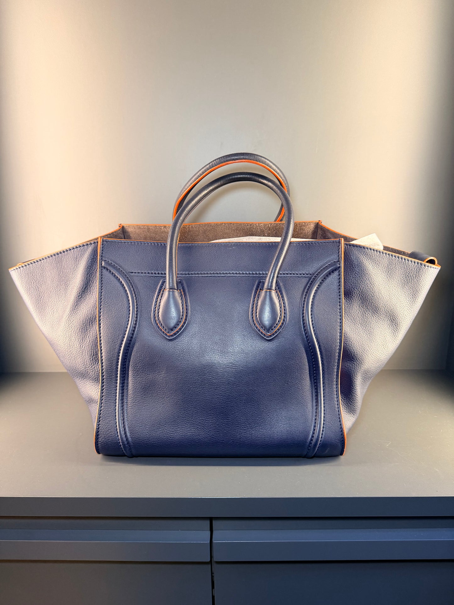 CÈLINE NAVY PHANTON LUGGAGE HANDBAG