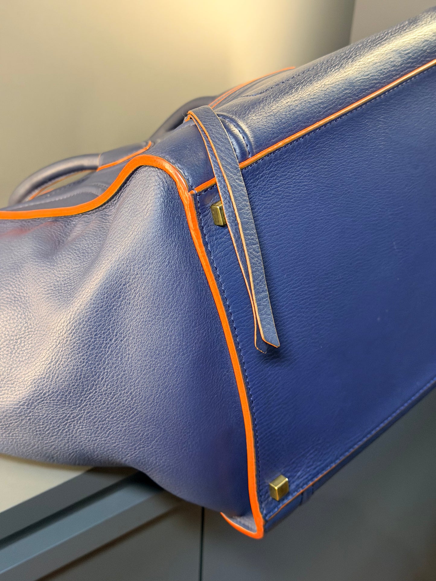 CÈLINE NAVY PHANTON LUGGAGE HANDBAG