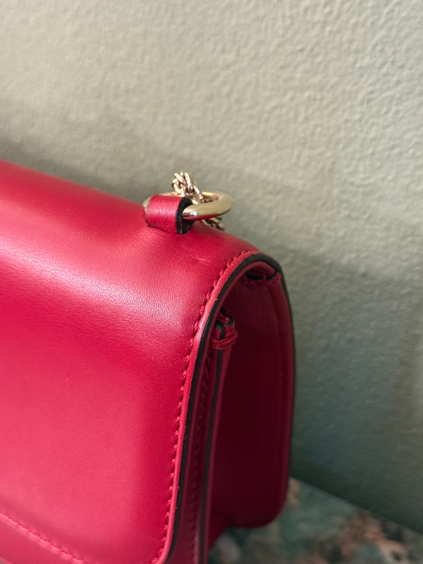 VALENTINO RED GLAMLOCK SHOULDER BAG