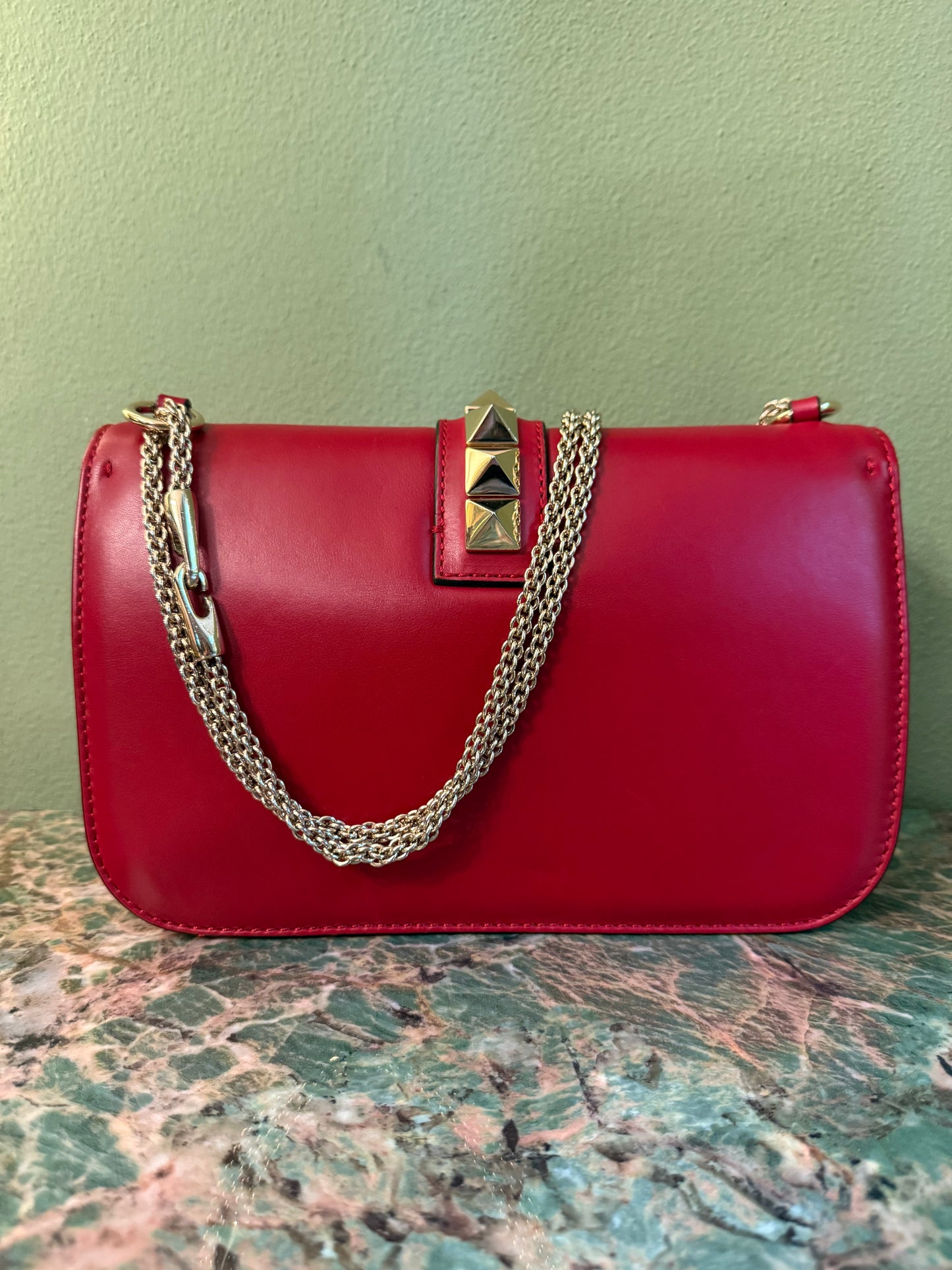 VALENTINO RED GLAMLOCK SHOULDER BAG