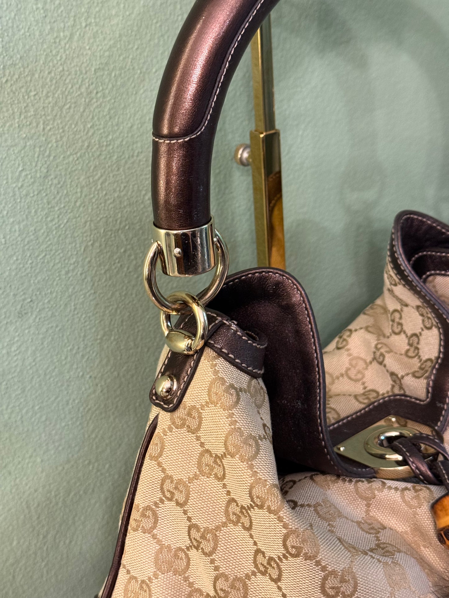 GUCCI MONOGRAM MINK MEDIUM INDY SHOULDER BAG
