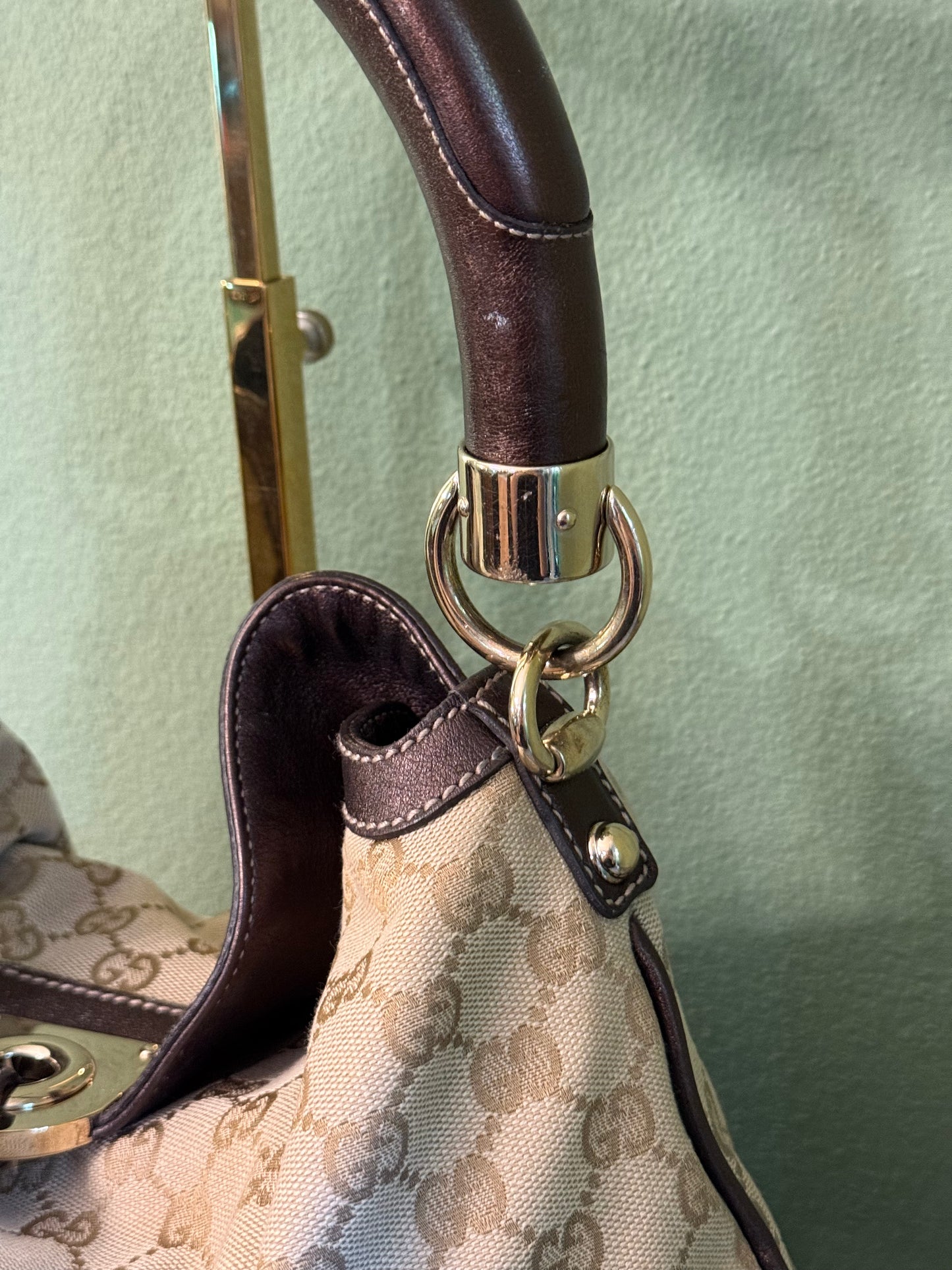 GUCCI MONOGRAM MINK MEDIUM INDY SHOULDER BAG