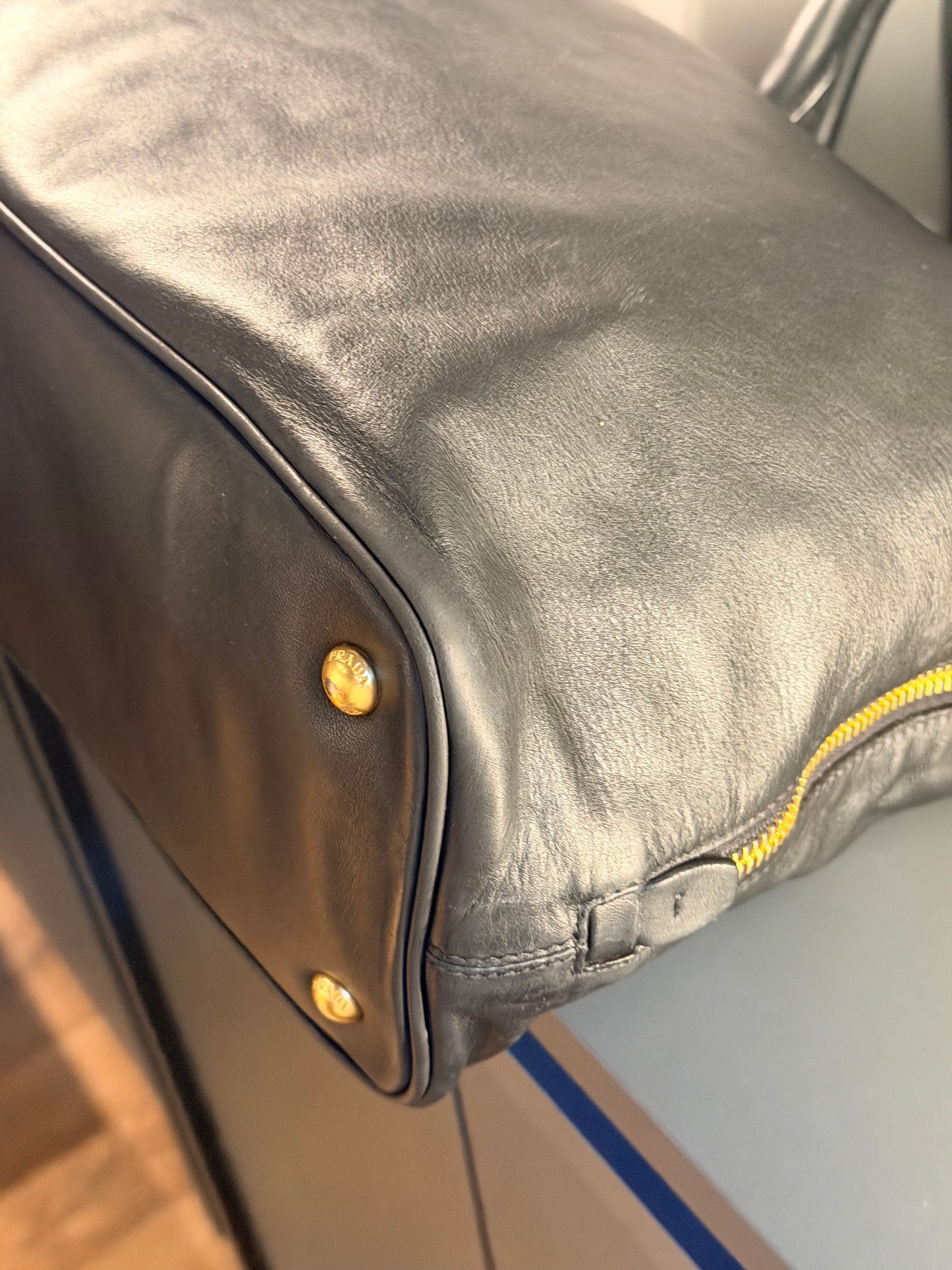 PRADA BLACK LEATHER TOTE HANDBAG