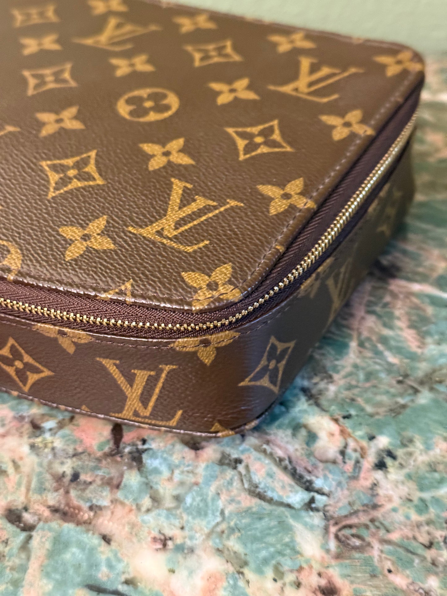 LOUIS VUITTON MONOGRAM MEDIUM JEWELRY TROUSSE