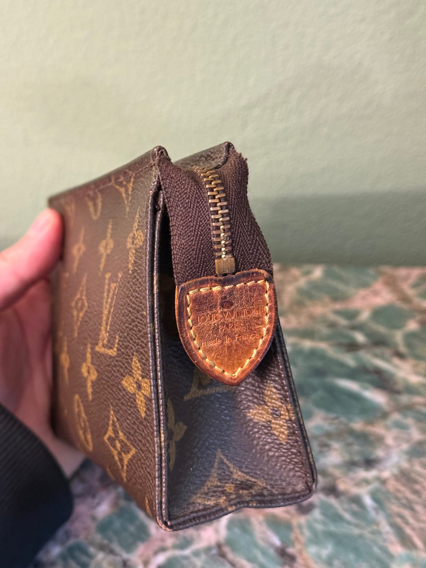 LOUIS VUITTON MONOGRAM TOILETRY 15